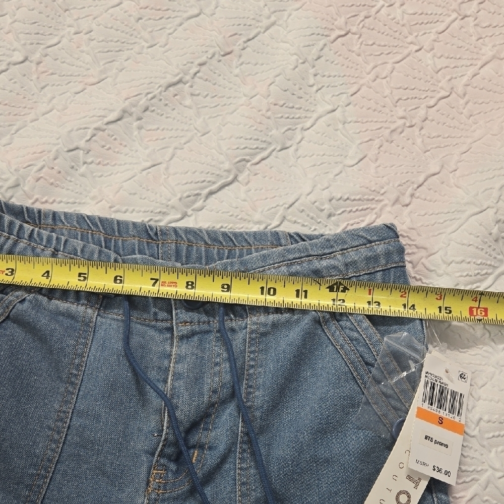 3/$10 Tinseltown Light Blue Denim Jeans - Picture 4 of 8